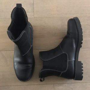 Chealsea Black Boots